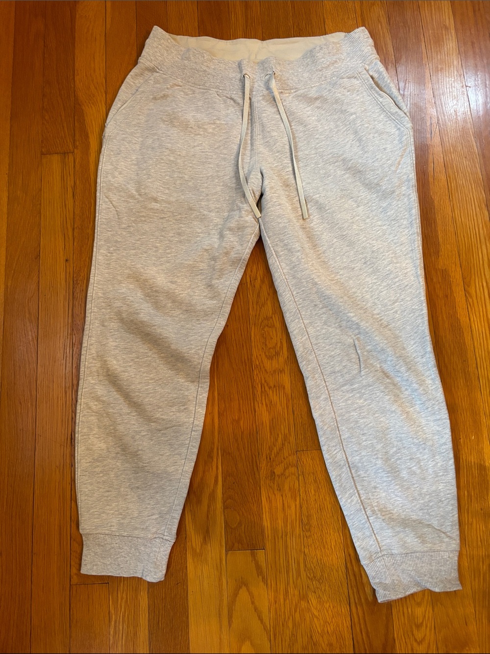 Lululemon Light Gray Sweatpants with Drawstring. Size 10